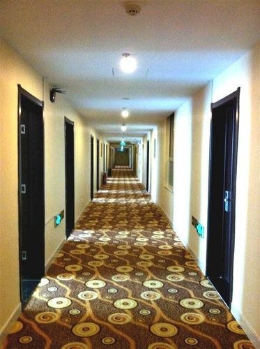 Super 8 Hotel Jinan Bagian luar foto