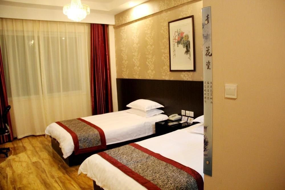 Super 8 Hotel Jinan Bagian luar foto